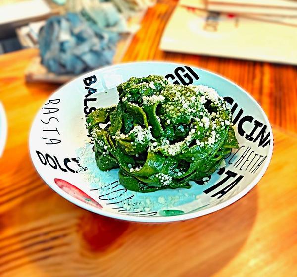 Paste cu Pesto de Busuioc de Casă 